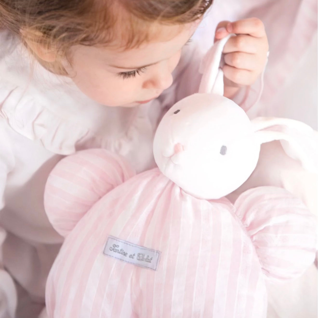 https://ausoni.swiss/products/augustin-le-lapin-1977-rose-pale-25-cm